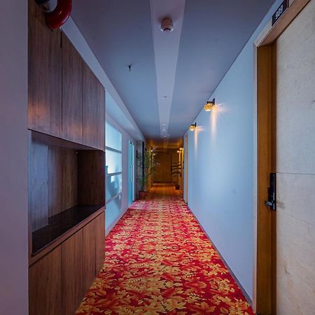 Hotel The Grand Heaven Гандинагар Екстериор снимка