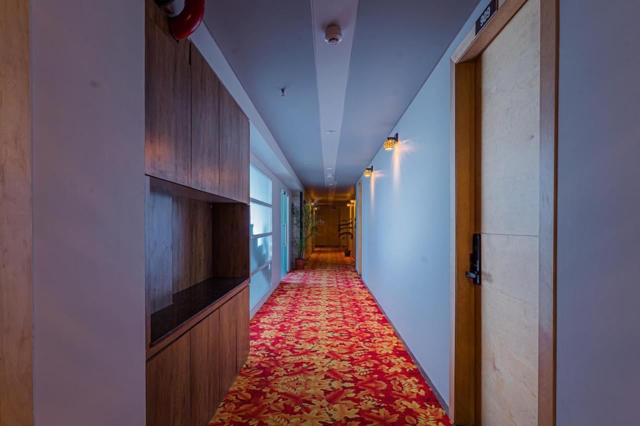 Hotel The Grand Heaven Гандинагар Екстериор снимка