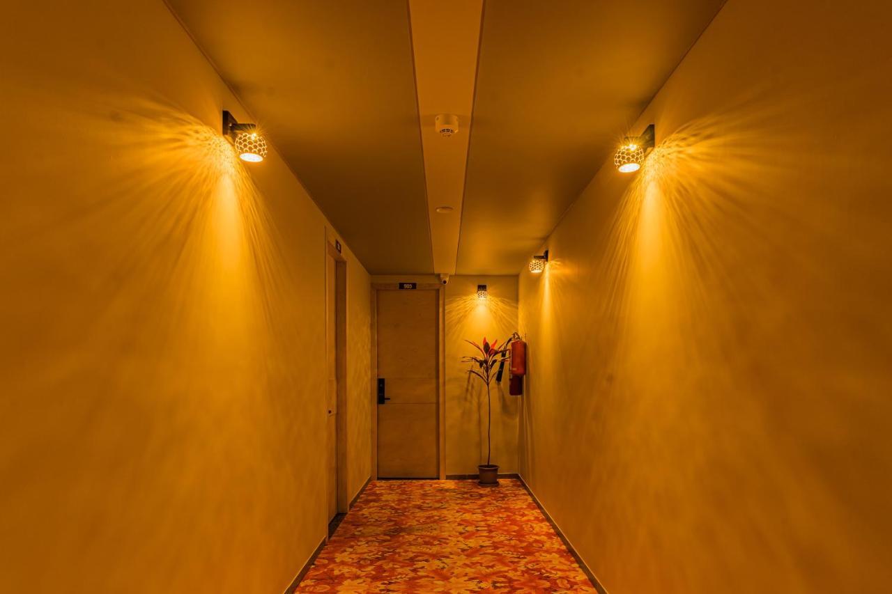 Hotel The Grand Heaven Гандинагар Екстериор снимка
