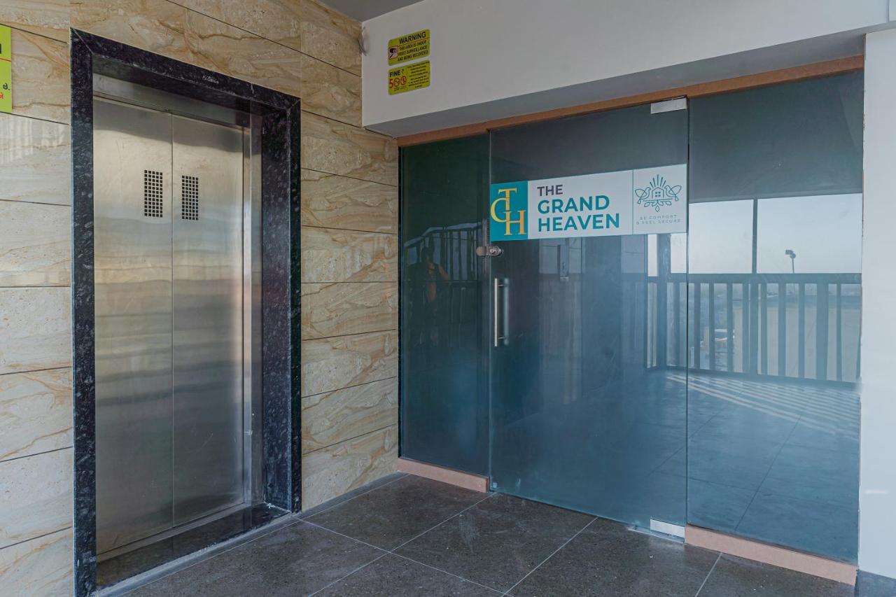 Hotel The Grand Heaven Гандинагар Екстериор снимка